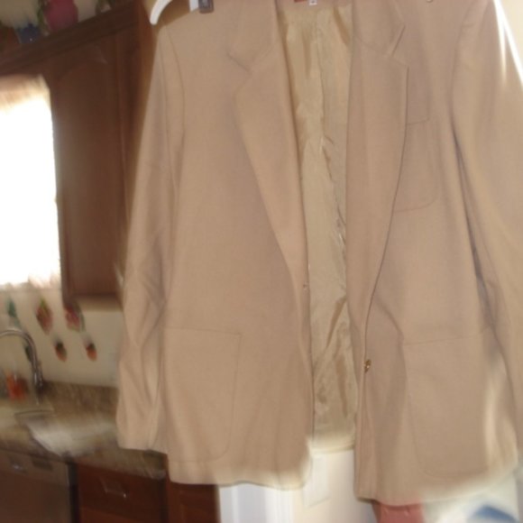 Ladies New Beige Blazer size 18 - Picture 3 of 7